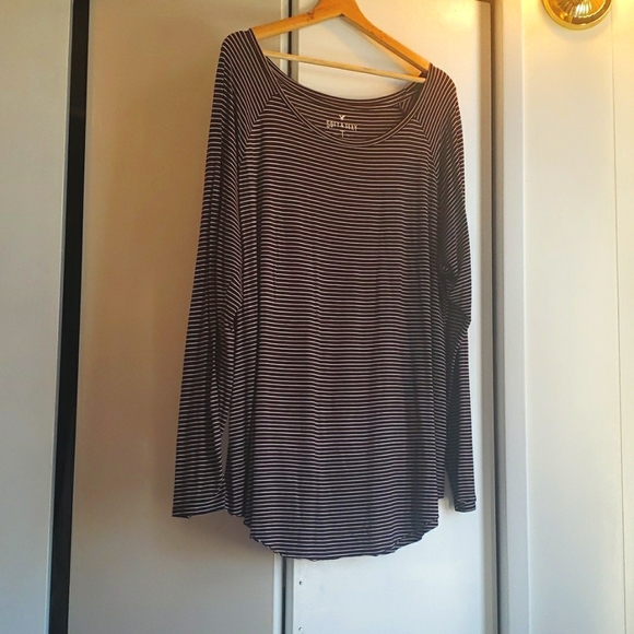 American Eagle XL Maroon and White Striped Tee - Picture 2 of 4